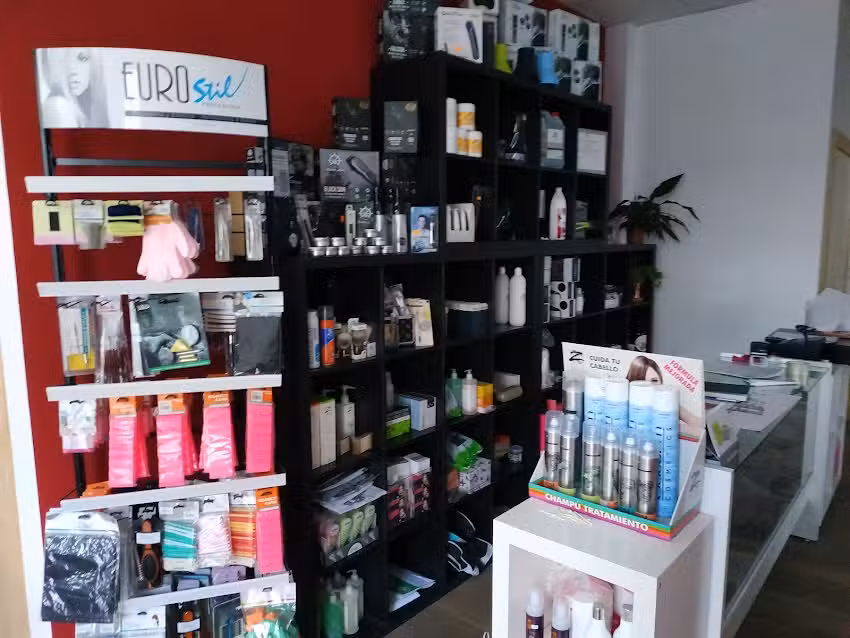 Academia De Peluquer&iacute;a Y Est&eacute;tica Remedios Rubiales