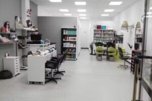 Alhazar Peluquer&iacute;a, Est&eacute;tica y Solarium