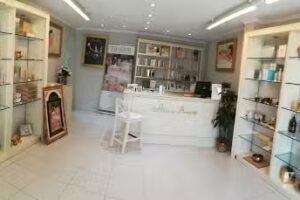 Alissi Bronte &ndash; Thalissi Botiga f&iacute;sica Hores Convingudes