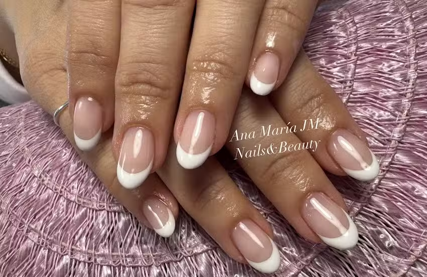 Ana Mar&iacute;a , J M Nails & Beauty