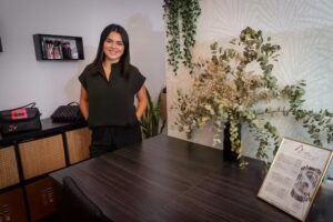 Andrea Carvajal – Cejas – Maquillaje – Cuidado Facial