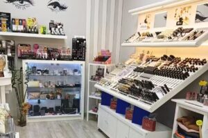 B & B Cosm&eacute;ticos Y Complementos