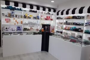 Beauty Salon 300th Avenue: Est&eacute;tica, pedicura y manicura