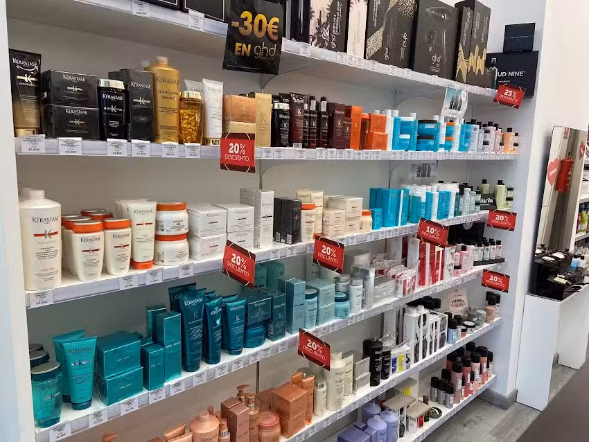 Bob Hair &middot; C.C. Nevada Shopping