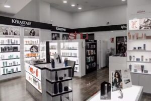 Boutique Cosmética Capilar Deluxe Kérastase y Shu Uemura Fuengirola