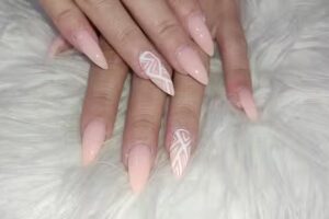 Brilly Nails