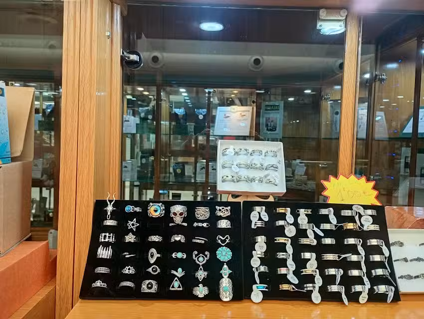 CBD SHOP La T&iacute;a Mar&iacute;a Fuenlabrada