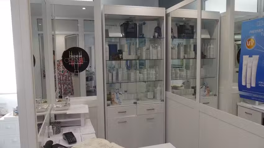 Centro de Est&eacute;tica Aixa Manoli Pu&ccedil;ol