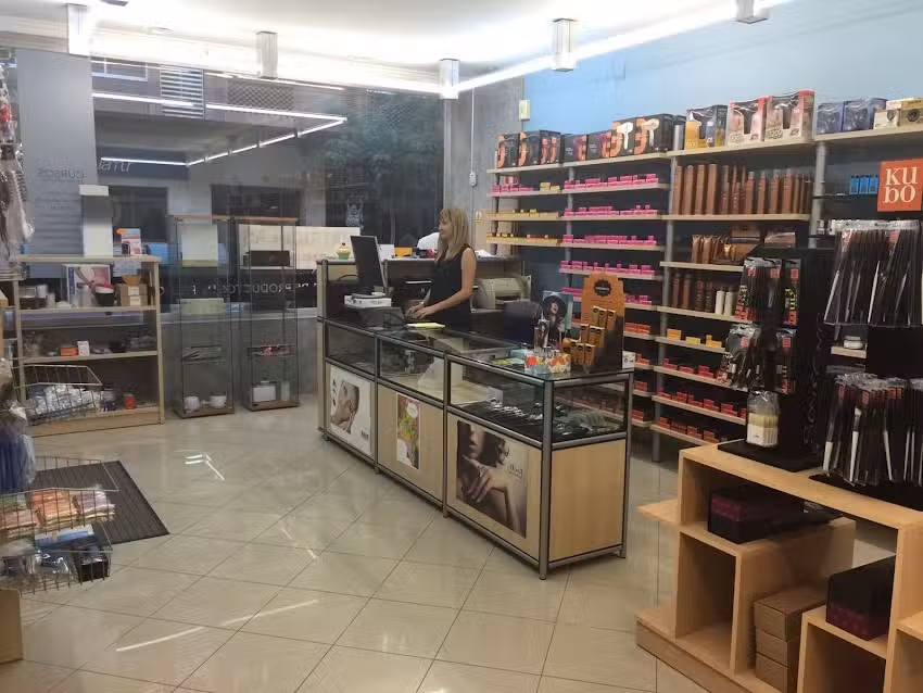 Centro de Formaci&oacute;n de Est&eacute;tica y Peluquer&iacute;a Domeka Vera