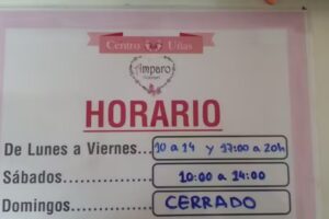 Centro De U&ntilde;as Amparo Monreal