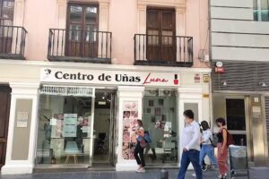 CENTRO DE U&Ntilde;AS LUNA &ndash; Granada