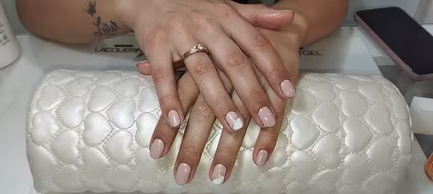 Centro Est&eacute;tica Silvia Plaza ESTHETIC