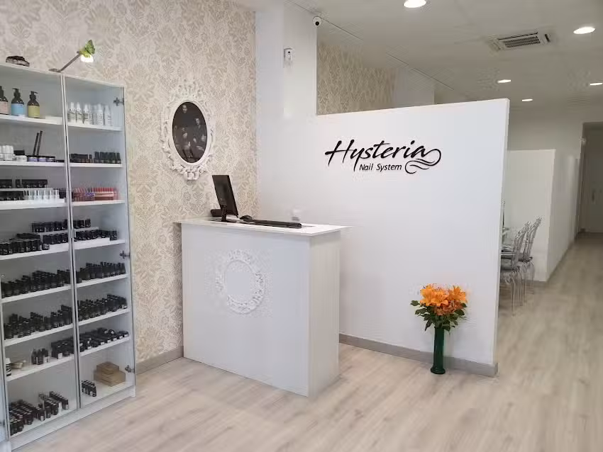 Cervera & Alcaide Nail Training School