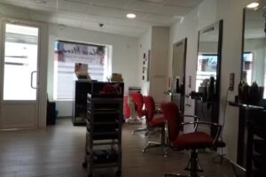 Charo Mena Salón de Belleza y Peluquería