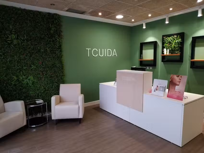 CLINICA M&Eacute;DICO-EST&Eacute;TICA T-CUIDA CATARROJA