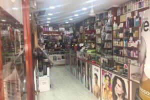 Comercial Cuevas, Venta de productos de Peluquería, estética y barbería.