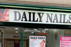 DAILY NAILS