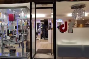 David Rial, Peluquer&iacute;a Oviedo