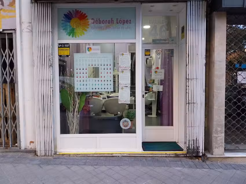 Deborah L&oacute;pez &ndash; Est&eacute;tica y decoraci&oacute;n de u&ntilde;as