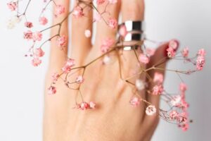 Diez U&ntilde;as & Manicura y pedicura hoy en estudio privado