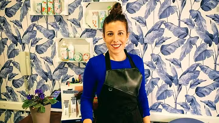 Encarna Garnes, Est&eacute;tica Profesional