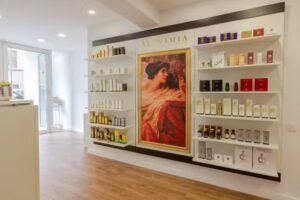 ESPAI BELLESA cosmètica natural orgànica a Manresa i online. Estètica conscient minimalista respectuosa