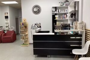 Espai perruqueria i m&eacute;s