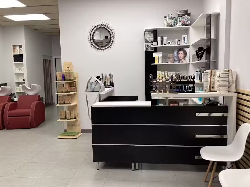 Espai perruqueria i m&eacute;s