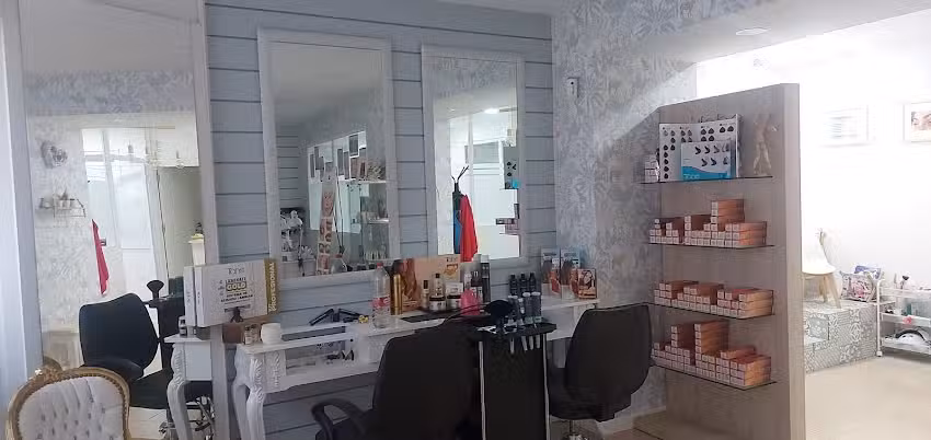 Est&eacute;tica Avanzada Y Peluquer&iacute;a Arima