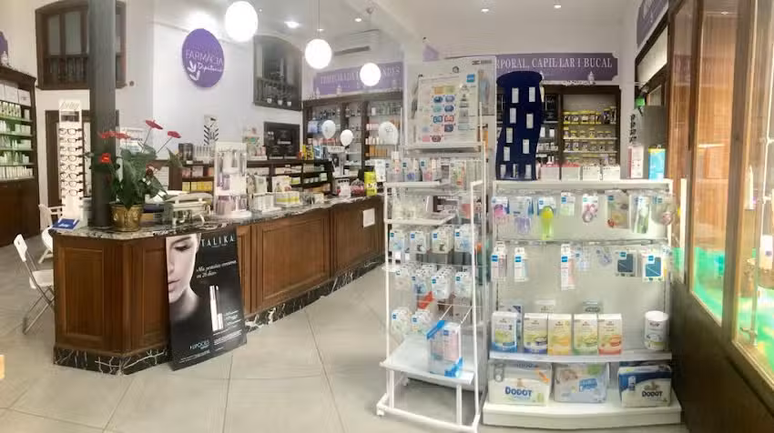 Farm&agrave;cia Diputaci&oacute; (Marta Clos)