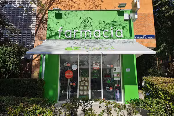 Farmacia Tr&eacute;bol Moratalaz