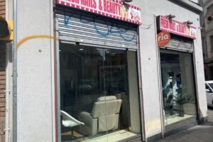 fresh nails and beauty