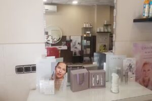 G & L PELUQUER&Iacute;A EST&Eacute;TICA UNISEX