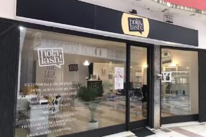 Holalash &ndash; Extensiones de Pesta&ntilde;as Platja d&rsquo;Aro y est&eacute;tica avanzada