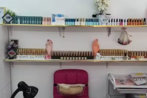 J & M nails & beauty salon