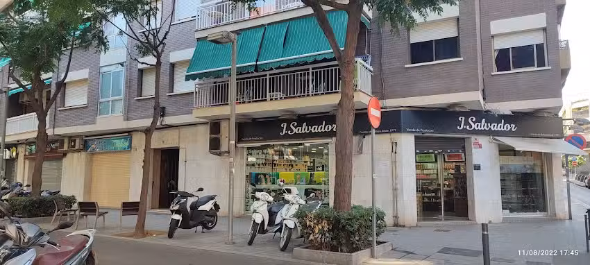J Salvador Tienda Viladecans