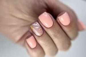 J&uacute;lia Grimal: especialista en manicura russa