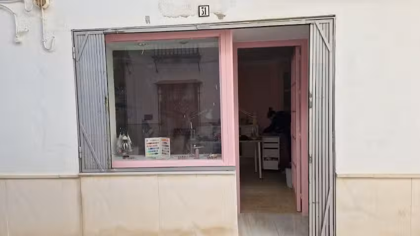 La U&ntilde;a Blanca NAIL ART STUDIO by Blanca Tellez