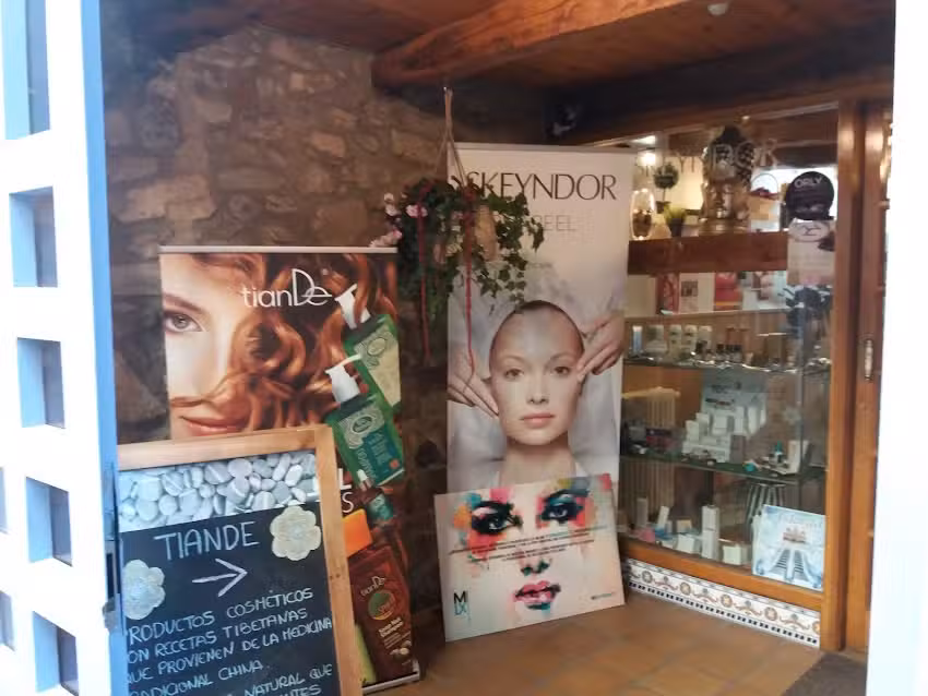 Laly Sal&oacute;n de Belleza