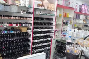 Lanny sevilla. PRODUCTO DE PELUQUERIA Y ESTETICA