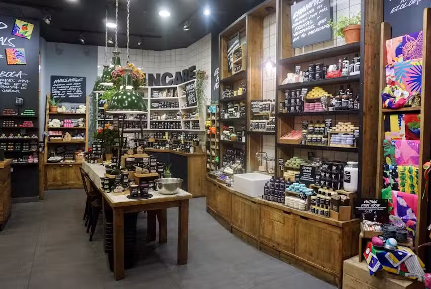 Lush Cosmetics Arenas