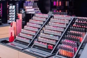 M&middot;A&middot;C Cosmetics