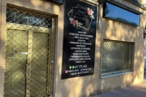 Maleni nails stylist