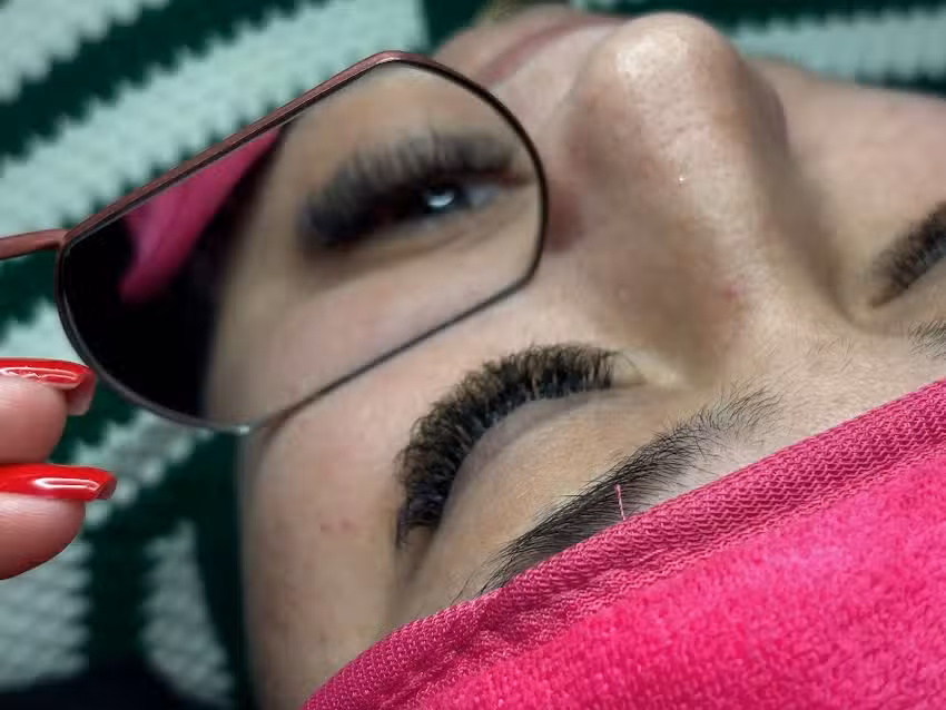 Manicura con gel Alina Nails