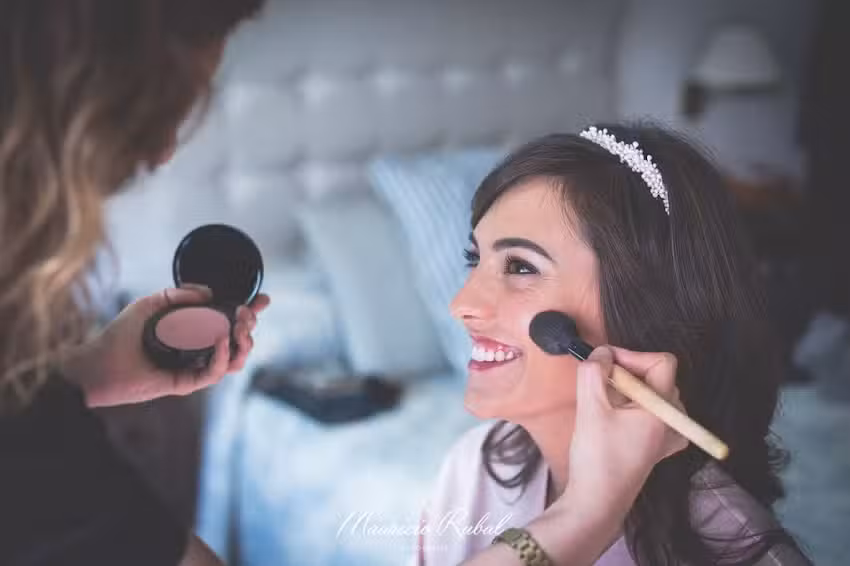 Mar&iacute;a Roel, makeup & microblading