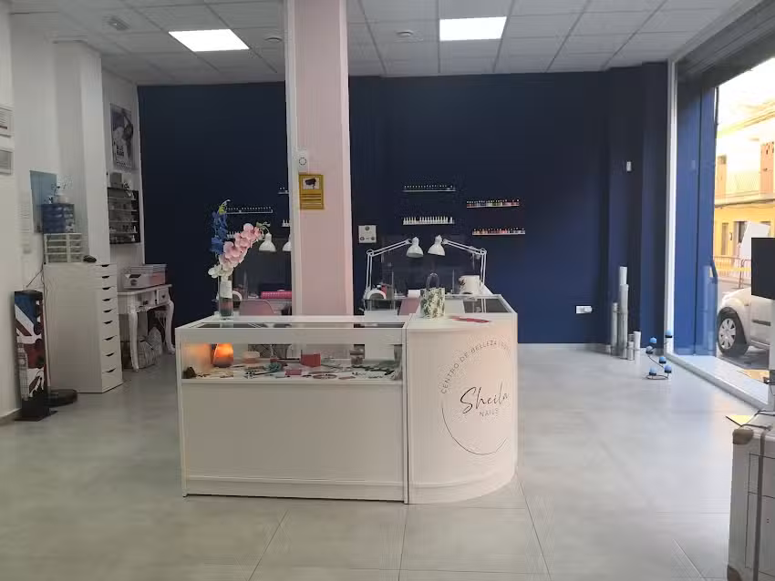 Microblading Valencia-U&ntilde;as Valencia-Sheila Manicure Academy