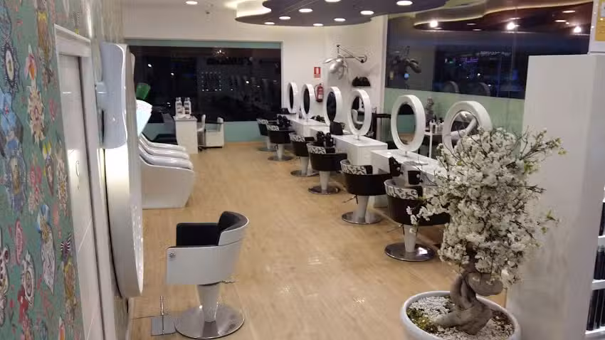 Monis&uacute; Hair & Beauty