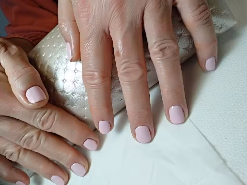 NAIL BAR & BEAUTY by Paula Ram&oacute;n