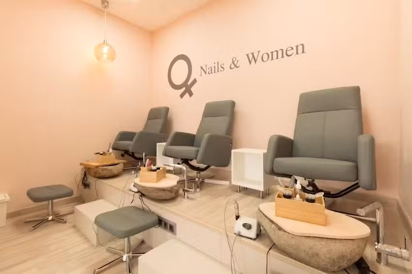 Nails & Women