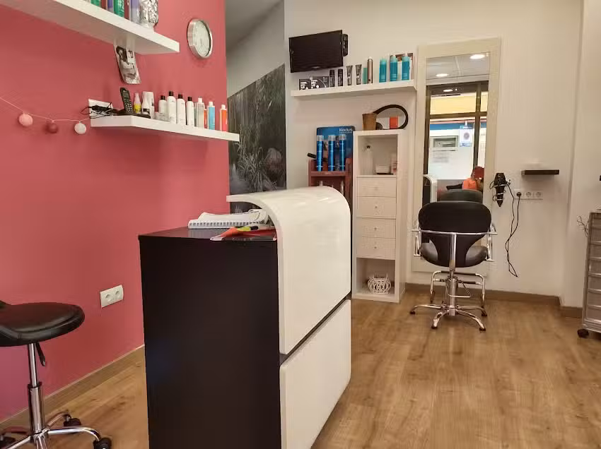 Natalia Parragues. Sal&oacute; Imatge perruqueria-estilisme unisex